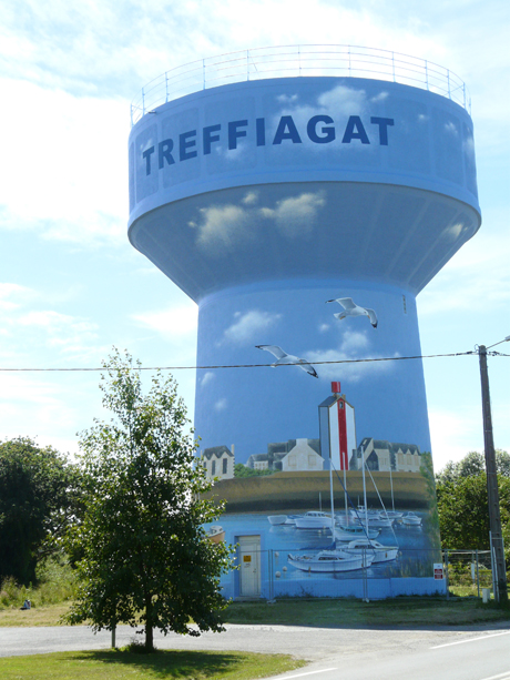 Château d'eau de Quélarn à Tréffiagat